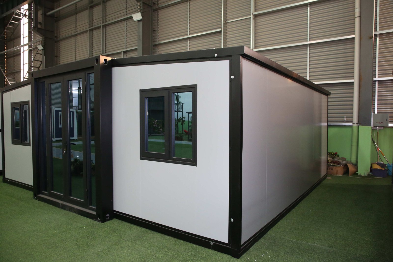 expandable-container-house-exterior20