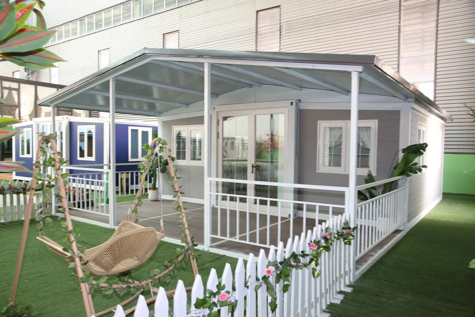 expandable-container-house-exterior03