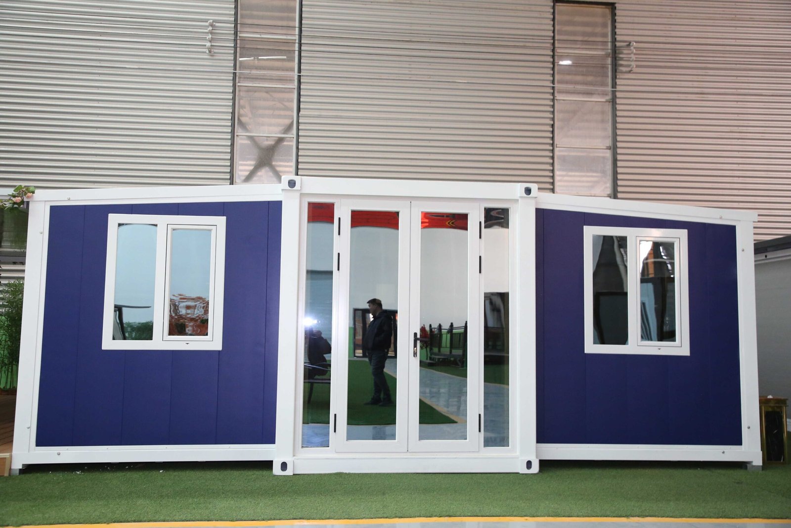 expandable-container-house-exterior14