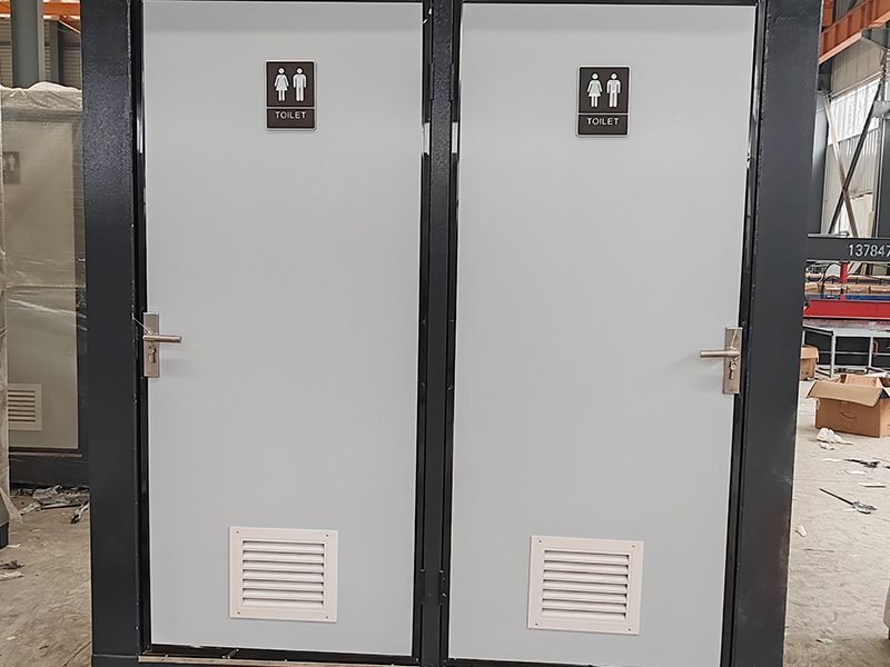Dual-toilets-room